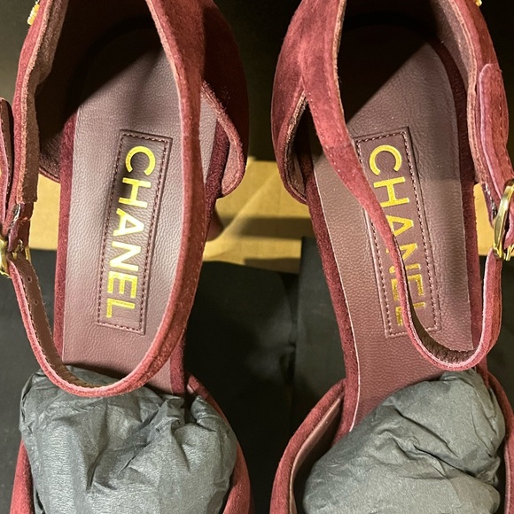 Authentic Chanel Suede Kidskin Sandals size 38.5 - Picture 9 of 15